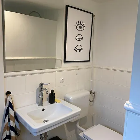 New With Fireplace And Hot Tub