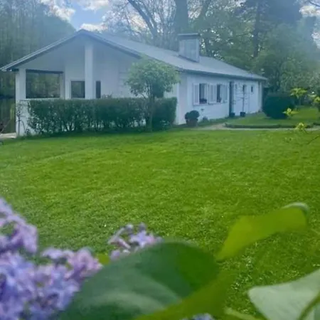 Дом отдыха New With Fireplace And Hot Tub