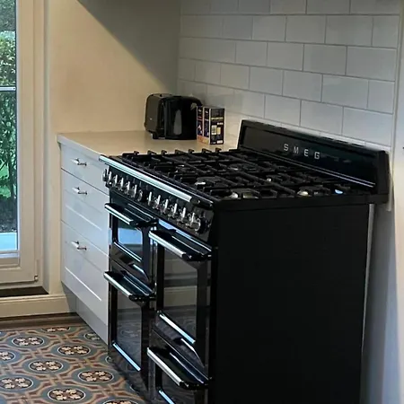 Holiday home New With Fireplace And Hot Tub *