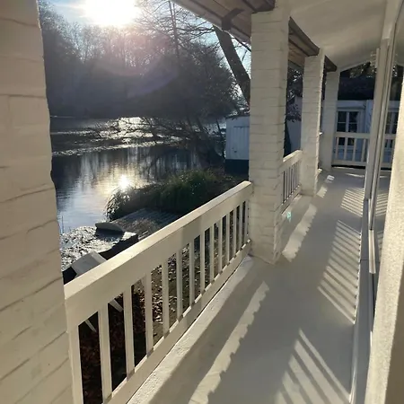 Дом отдыха New With Fireplace And Hot Tub Крефельд