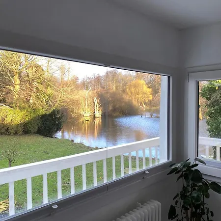 New With Fireplace And Hot Tub Крефельд