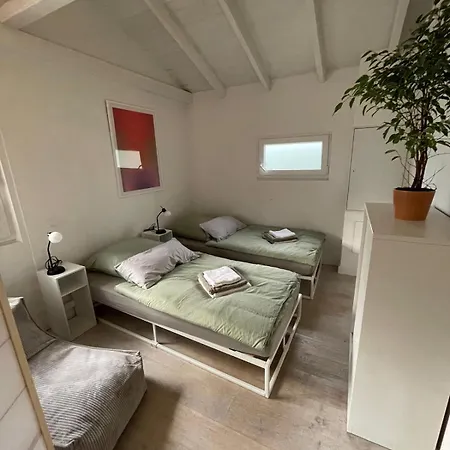 New With Fireplace And Hot Tub *