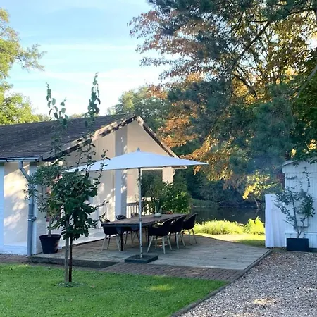 Holiday home New With Fireplace And Hot Tub *