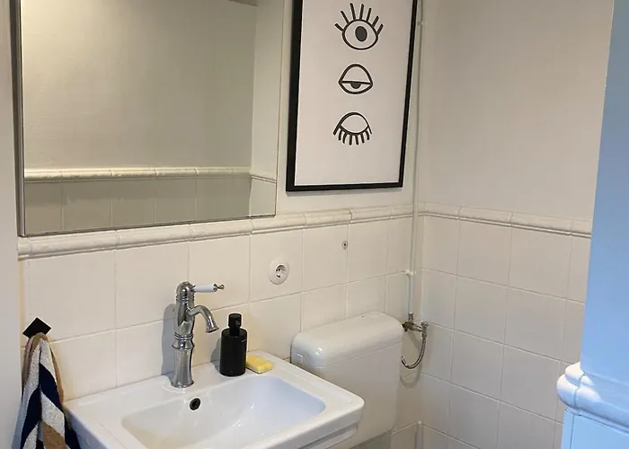 New With Fireplace And Hot Tub