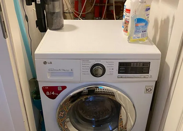 New With Fireplace And Hot Tub